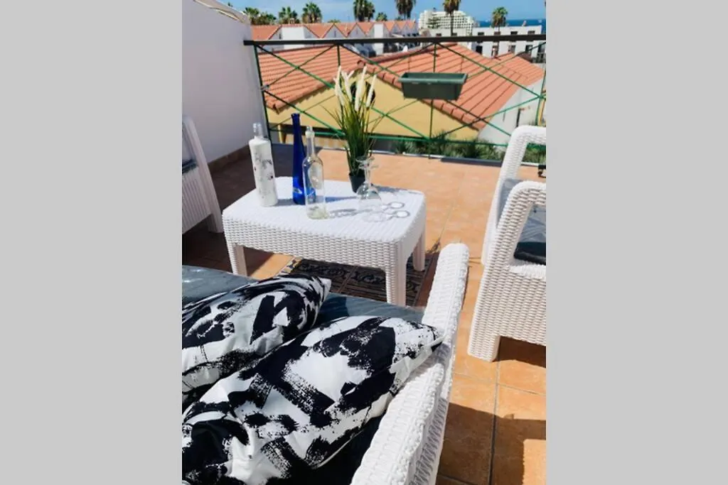 Summer Senses: Sea, Sun And Beach Experience Arona Apartman